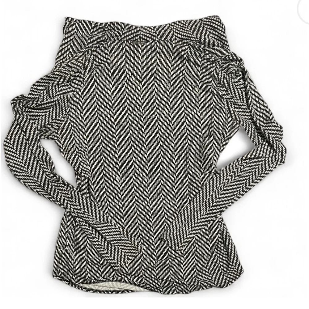 MICHAEL KORS SIZE M Black and White Herringbone Long Sleeve Top